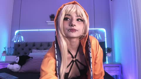 Naomi online show from December 9, 8:44 pm