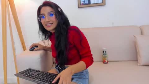 naomiiii   online show from December 27, 11:53 pm