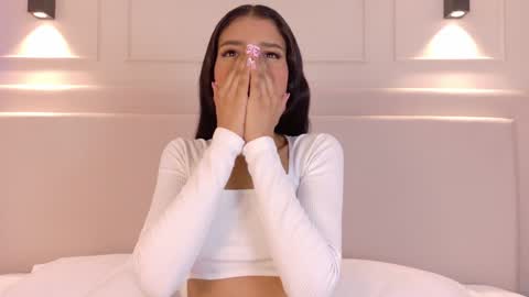 Naomi Klarc online show from January 4, 1:21 pm