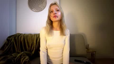 naomirosy online show from March 1, 8:19 pm