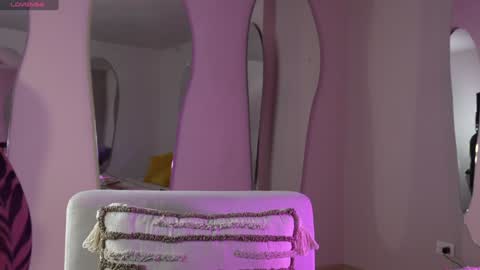 Naomi online show from December 6, 11:54 am