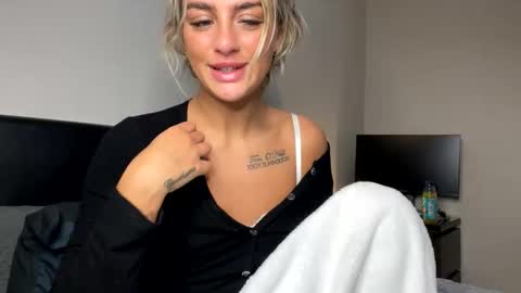 Naomi online show from October 17, 7:55 am