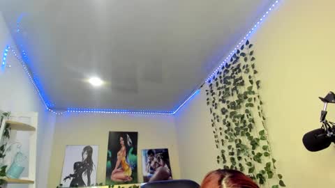 naomy online show from December 9, 7:29 pm