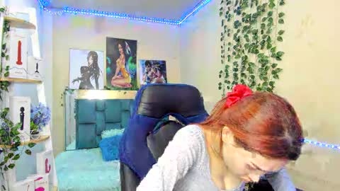 naomy online show from February 8, 8:10 pm