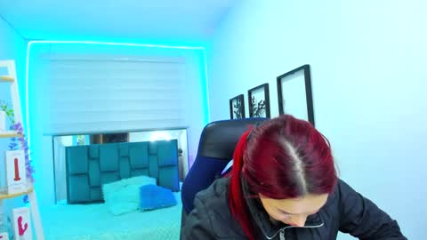 naomy online show from September 8, 11:37 pm
