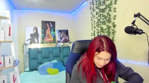 naomy online show from February 26, 7:40 pm