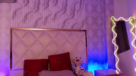 Naomy  online show from February 1, 3:16 am