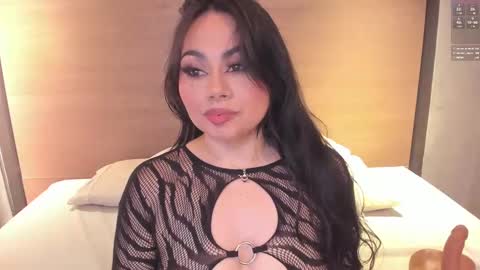 Snapshot of naomymonroe_ chatting on March 12, 9:56 pm Naomy online show from March 12, 9:56 pm