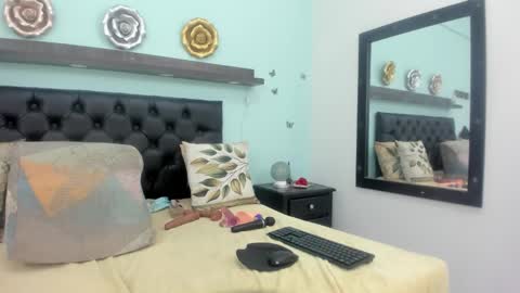 Debora online show from March 2, 7:15 am