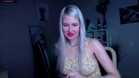 Snapshot of nastasya_cute chatting on January 22, 1:53 am Nastya online show from January 22, 1:53 am