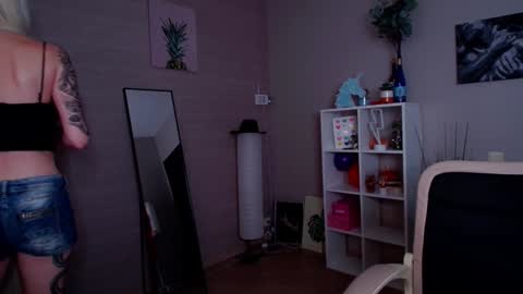 Snapshot of nastasya_cute chatting on December 2, 7:10 am Nastya online show from December 2, 7:10 am
