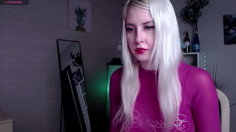 Snapshot of nastasya_cute chatting on February 5, 1:37 am Nastya online show from February 5, 1:37 am