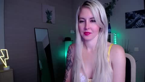 Snapshot of nastasya_cute chatting on December 4, 2:09 am Nastya online show from December 4, 2:09 am