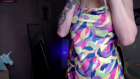 Snapshot of nastasya_cute chatting on February 6, 1:38 am Nastya online show from February 6, 1:38 am