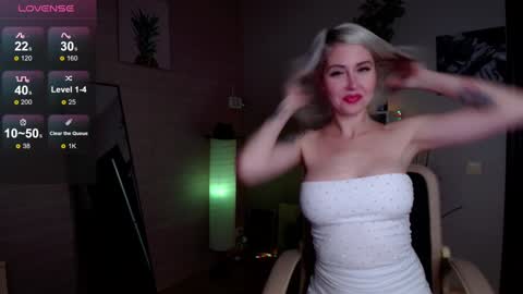 Snapshot of nastasya_cute chatting on January 27, 1:48 am Nastya online show from January 27, 1:48 am
