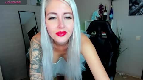 Snapshot of nastasya_cute chatting on September 9, 1:38 am Nastya online show from September 9, 1:38 am