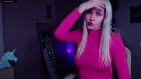 Snapshot of nastasya_cute chatting on February 25, 1:52 am Nastya online show from February 25, 1:52 am