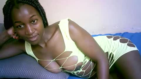 Snapshot of nastyafrika chatting on October 28, 9:04 am Marie online show from October 28, 9:04 am