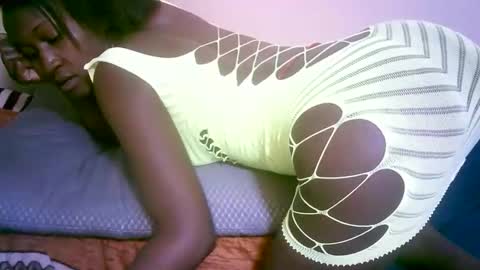 Snapshot of nastyafrika chatting on October 6, 10:25 pm Marie online show from October 6, 10:25 pm