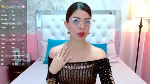   online show from February 25, 9:15 pm