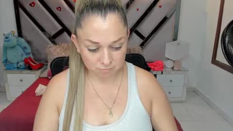 natalia5560 online show from October 14, 6:43 pm