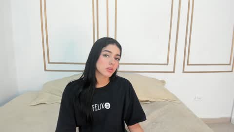 Snapshot of natalia_aguirre chatting on January 25, 12:30 pm Naty online show from January 25, 12:30 pm