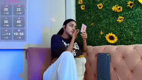 Snapshot of natalia_aguirre chatting on December 7, 12:13 pm Naty online show from December 7, 12:13 pm