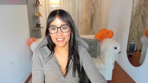 Natalia Leon online show from October 7, 5:23 am