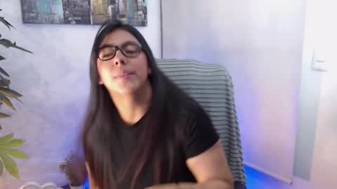 Sara online show from November 1, 6:45 pm