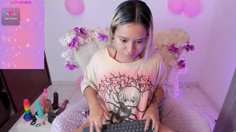 Snapshot of nataliahenao_69 chatting on October 24, 2:24 pm Nataliua Henao online show from October 24, 2:24 pm