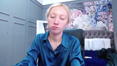 Snapshot of natalie_bitton chatting on January 9, 9:48 am Natalie online show from January 9, 9:48 am