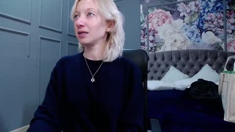 Snapshot of natalie_bitton chatting on January 6, 7:42 am Natalie online show from January 6, 7:42 am