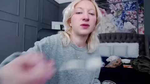 Snapshot of natalie_bitton chatting on February 11, 8:05 am Natalie online show from February 11, 8:05 am