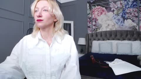 Snapshot of natalie_bitton chatting on January 29, 7:57 am Natalie online show from January 29, 7:57 am