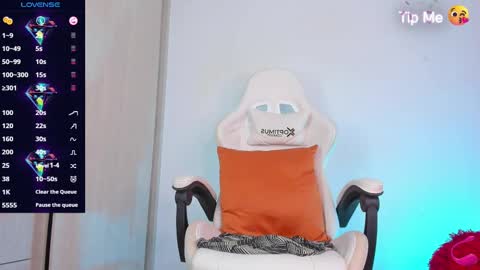 Snapshot of natalie_cowens chatting on November 1, 10:14 pm Natalie online show from November 1, 10:14 pm