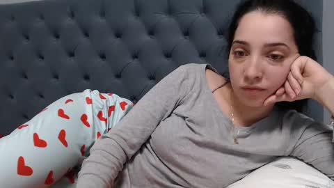 Snapshot of natalie_mia chatting on February 7, 3:02 am Miia online show from February 7, 3:02 am