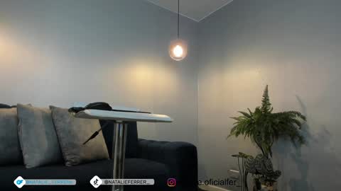 Snapshot of natalieferrer_ chatting on January 6, 2:15 am natalieferrer_ online show from January 6, 2:15 am