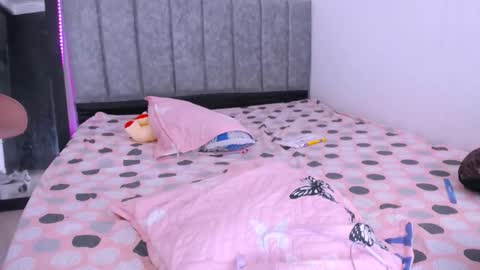 Snapshot of nataly_mcry chatting on October 31, 11:42 pm NATALY online show from October 31, 11:42 pm