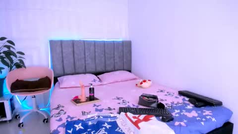 Snapshot of nataly_mcry chatting on September 29, 4:23 pm NATALY online show from September 29, 4:23 pm