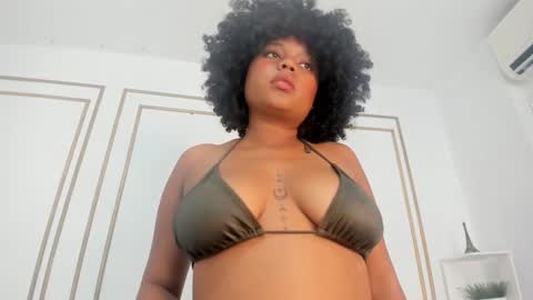 Snapshot of nataly_velez chatting on March 11, 9:15 pm Naty online show from March 11, 9:15 pm