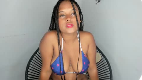 Snapshot of nataly_velez chatting on December 23, 7:52 pm Naty online show from December 23, 7:52 pm