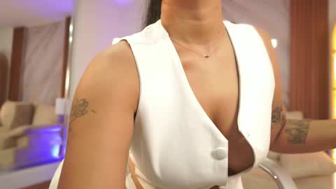 natalycarterx online show from April 27, 11:40 am