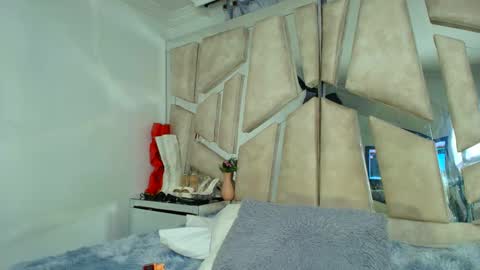 Snapshot of natalyefoster chatting on September 23, 7:45 pm Natalye foster online show from September 23, 7:45 pm