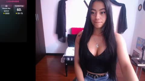 Nataly Escobar online show from December 30, 1:58 pm