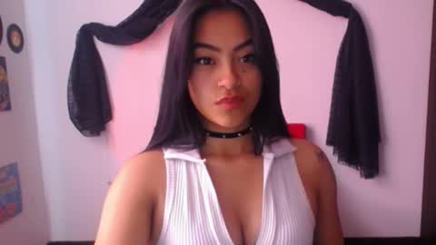 Nataly Escobar online show from December 4, 2:37 pm