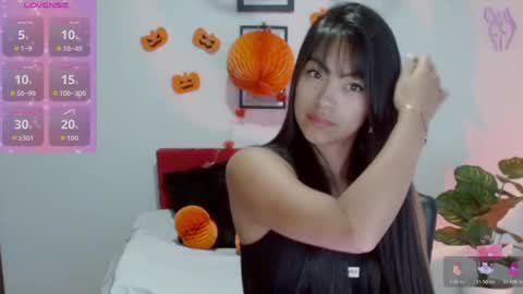 Nataly Escobar online show from October 21, 1:04 pm