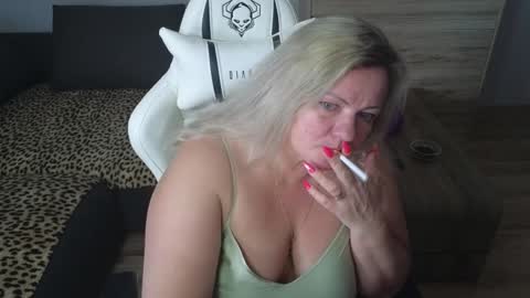 Snapshot of natascha1202 chatting on December 4, 12:36 pm Natalli online show from December 4, 12:36 pm