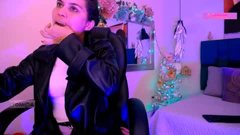 Snapshot of natasha__jackson chatting on December 11, 1:39 pm natasha online show from December 11, 1:39 pm