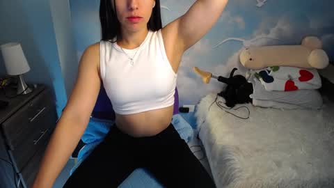 Snapshot of natasha_bernett chatting on December 14, 2:22 am Natasha Bernett online show from December 14, 2:22 am