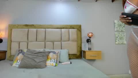 Snapshot of natasha_bluie chatting on February 1, 12:40 am natasha bluie online show from February 1, 12:40 am